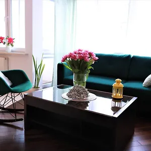  Apartment Stylish And Spacious By Cooee
